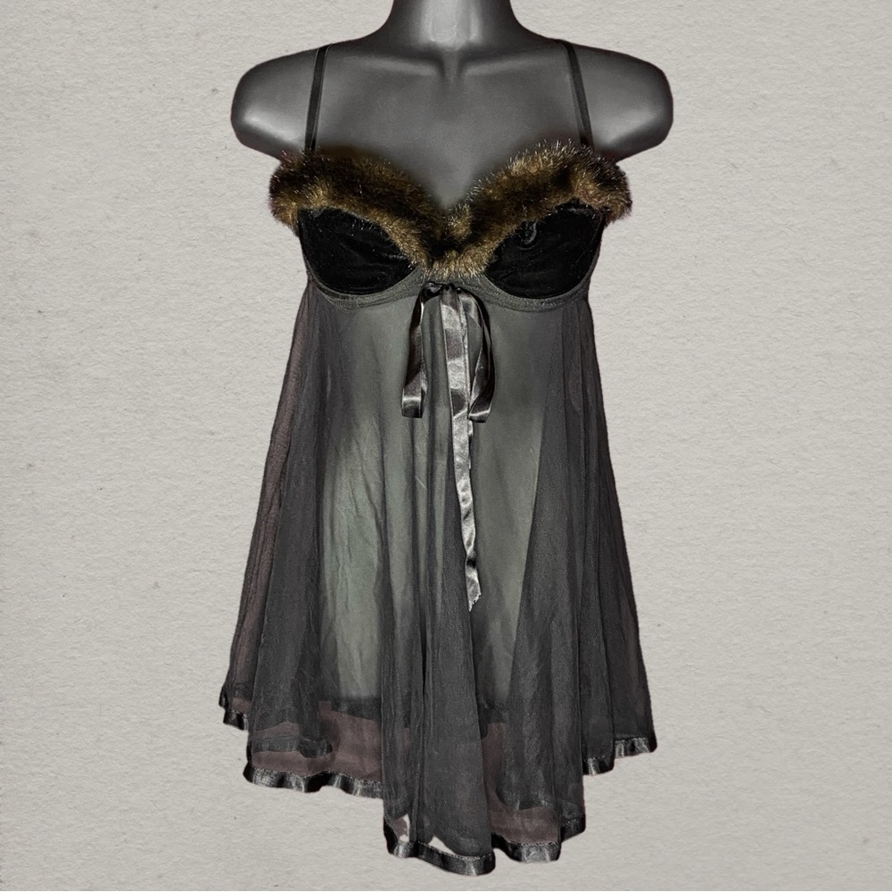 SOLD: Vintage 1998 Victoria’s Secret Black Sheer Babydoll 34B Fur Trim